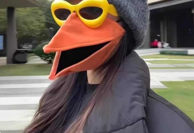 Crow Mouth Mask: Stylish Gothic-Inspired Face Acce